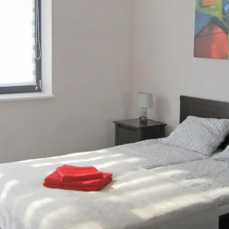 Sleeps 12 Wifi